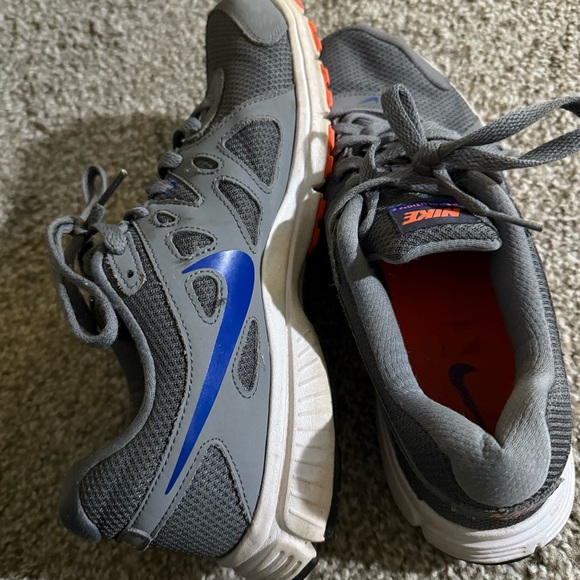 Nike Running Shoes Men’s Gym Sneakers Gray and Blue Athletic Activewear - Picture 8 of 9